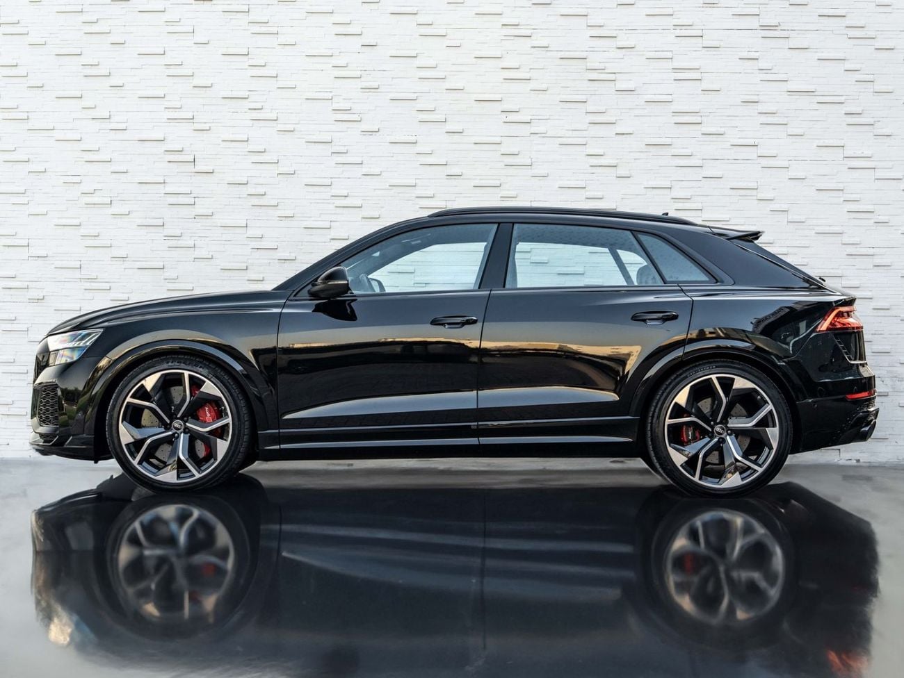 Audi RSQ8 STD