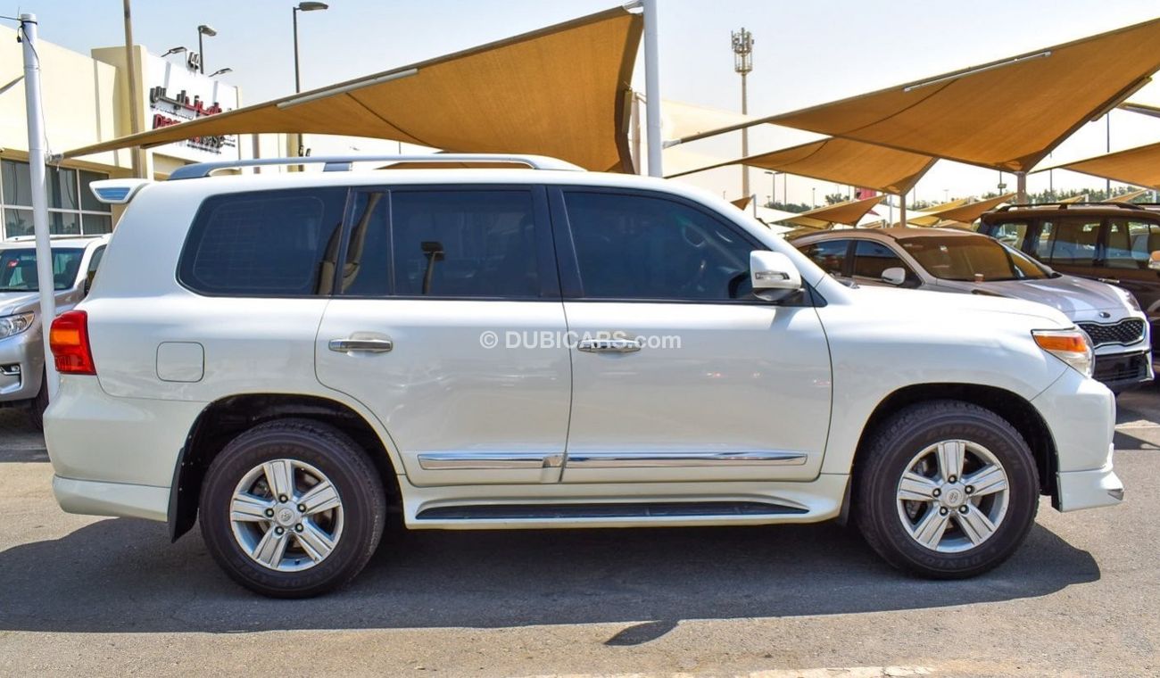 Toyota Land Cruiser GXR V8
