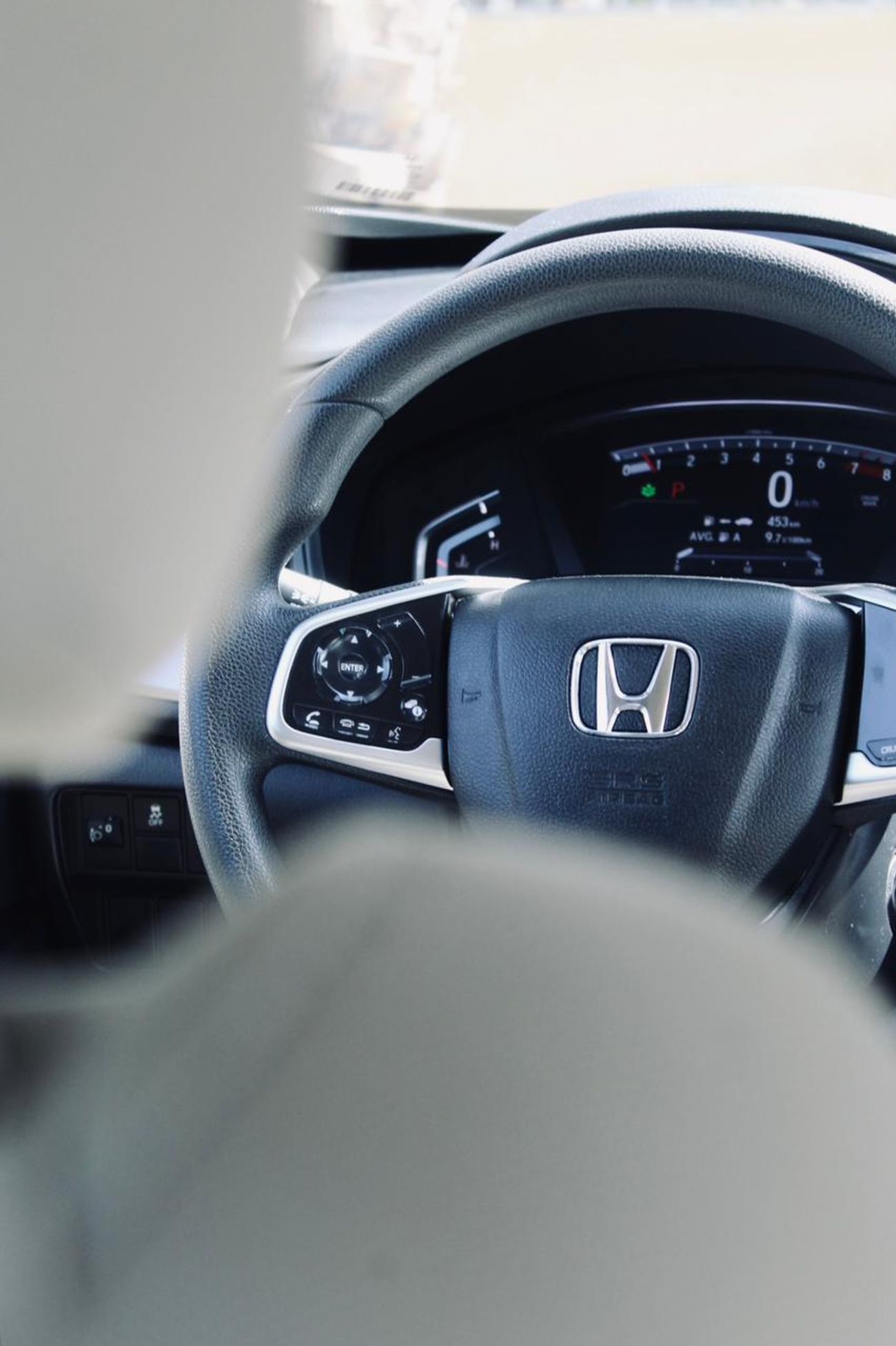 Honda CRV The 2021 Honda CR-V is a highly versatile, compact 5 or 7-seater SUV known for its strong 190-hp 1.5