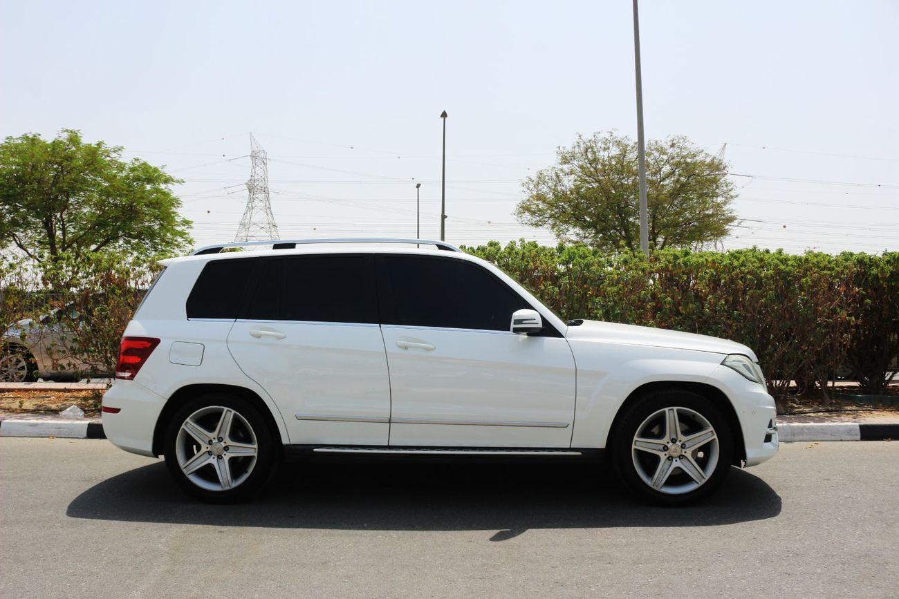 Mercedes-Benz GLK 350 AMG 3.5L MERCEDES GLK 350 4MATIC FULL OPTIONS PANORAMIC GCC MODEL 2013