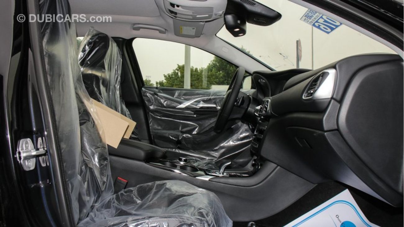 Infiniti Q30 1.6T Premium - GCC Specs - Zero KM