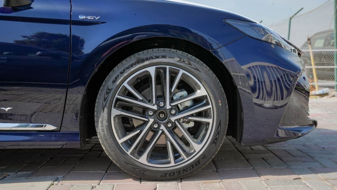 تويوتا كامري 2025 Toyota Camry Lumiere 2.5L AT Hybrid (Blue-Tan)