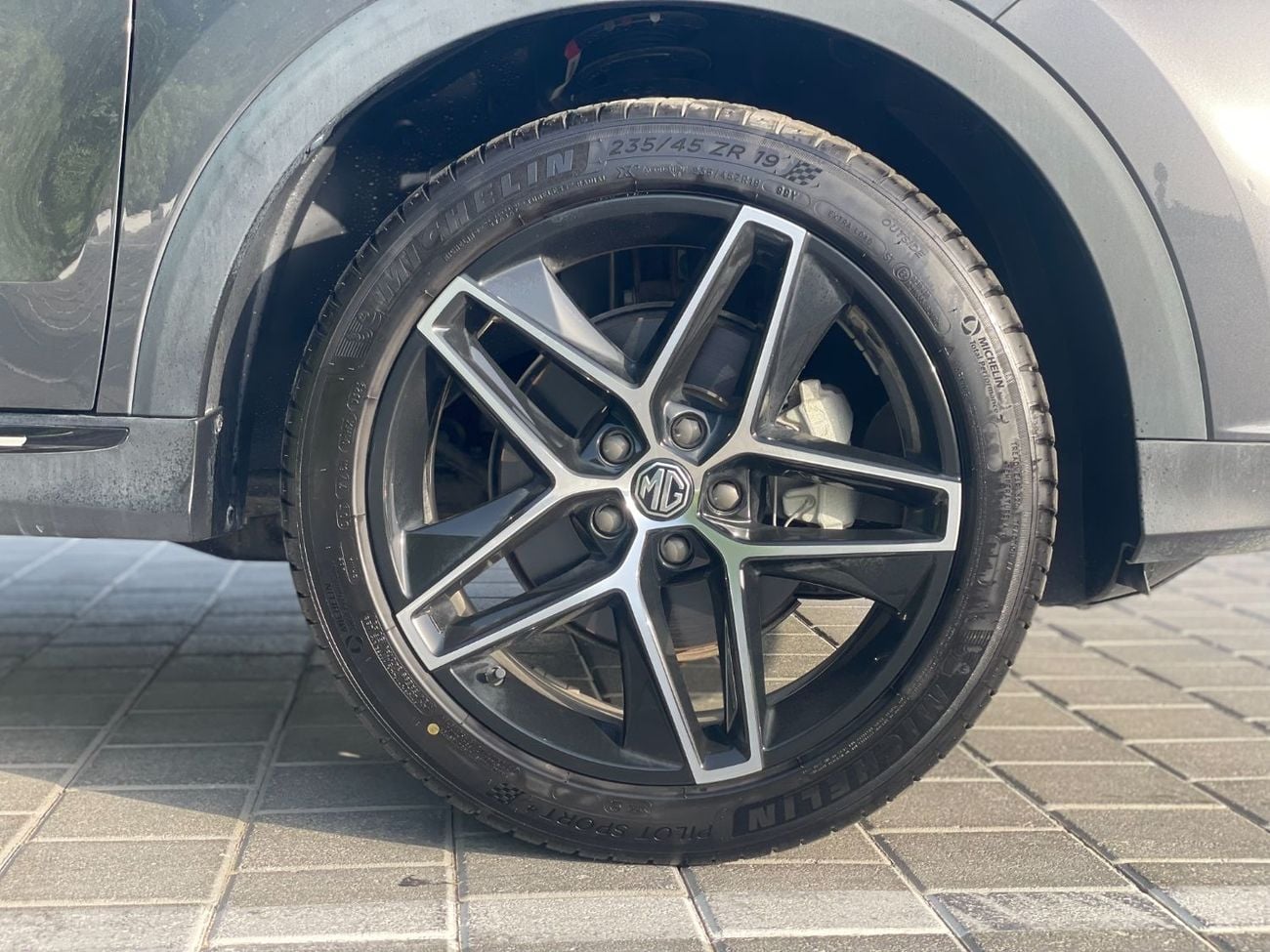 أم جي RX5 DEL