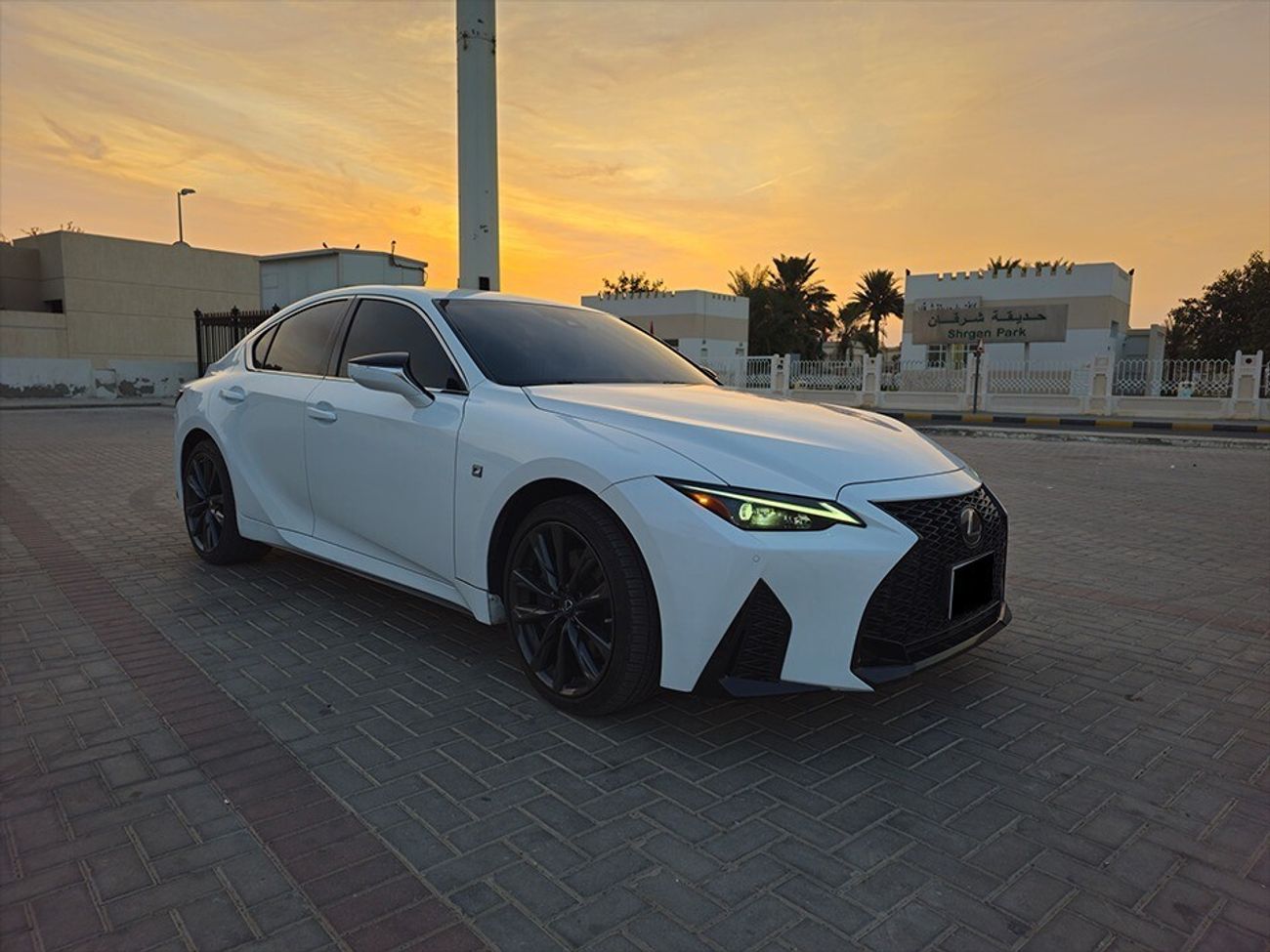 لكزس IS 350 F Sport 3.5L (311 HP)