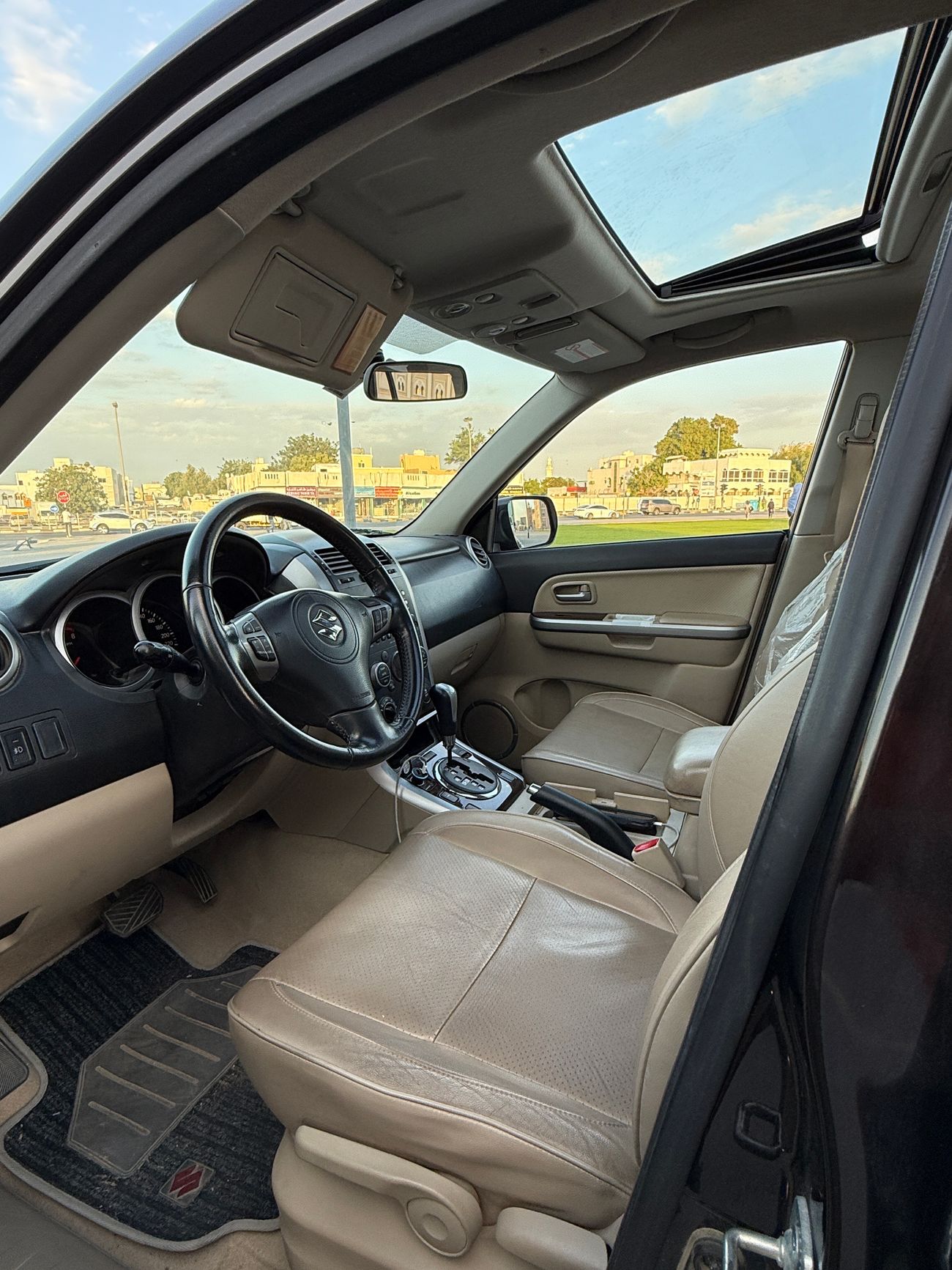 سوزوكي جراند فيتارا full option, sunroof, leather seat