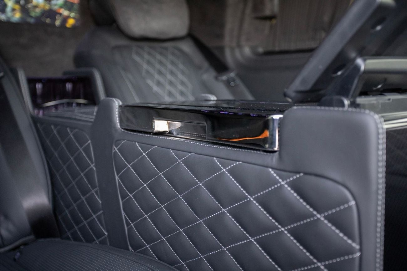 مرسيدس بنز V 300 Senzati® Jet Class® Oryx Edition® 6 Seat Ebony Leather