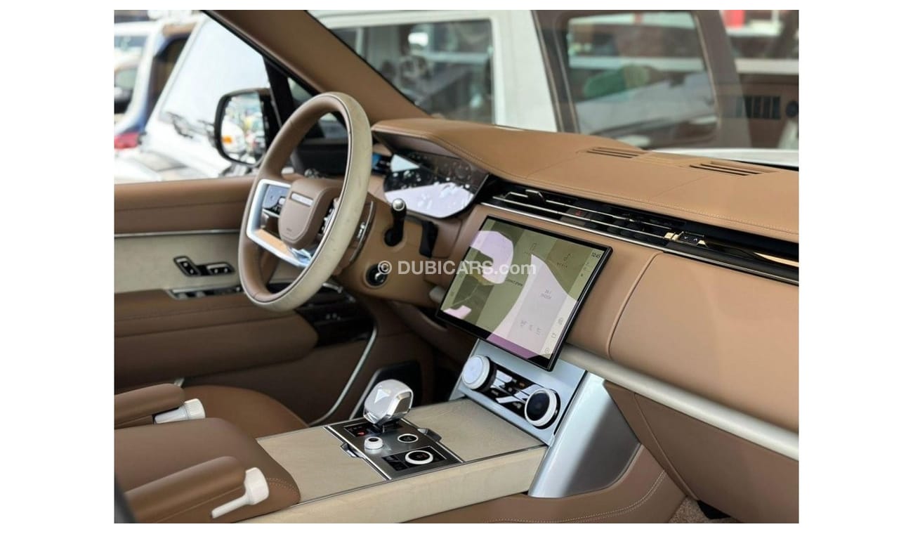 Land Rover Range Rover WHITE ROSE GOLD GCC SPEC UNDER WARRANTY AND SERVICE