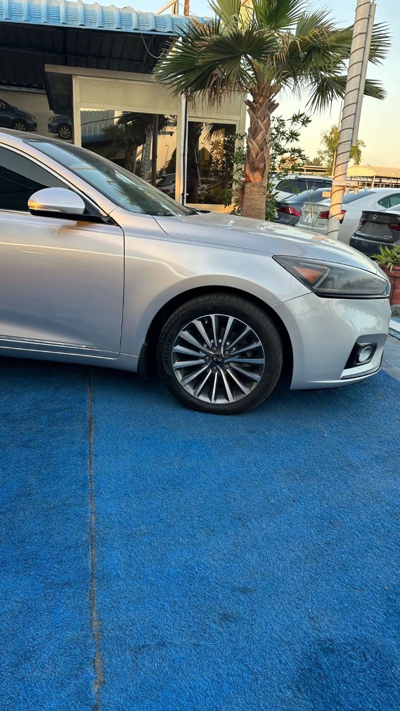 كيا كادنزا LX STD EX 3.3L