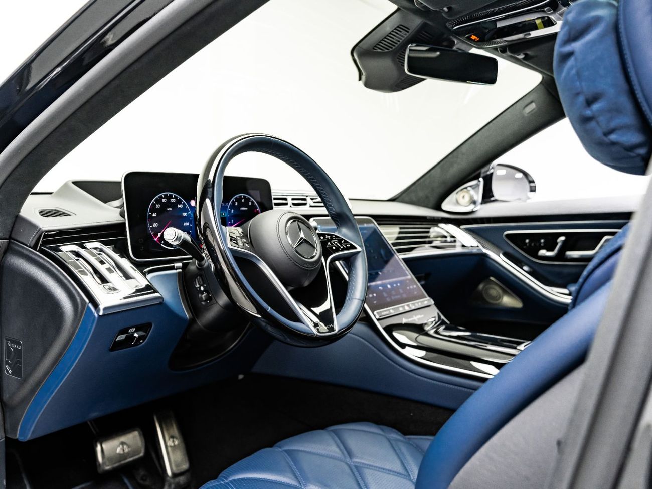 مرسيدس مايباخ S680 مايباخ 2024 Mercedes Maybach S680, 2028 Mercedes Warranty + Service Contract, Low KMs, GCC