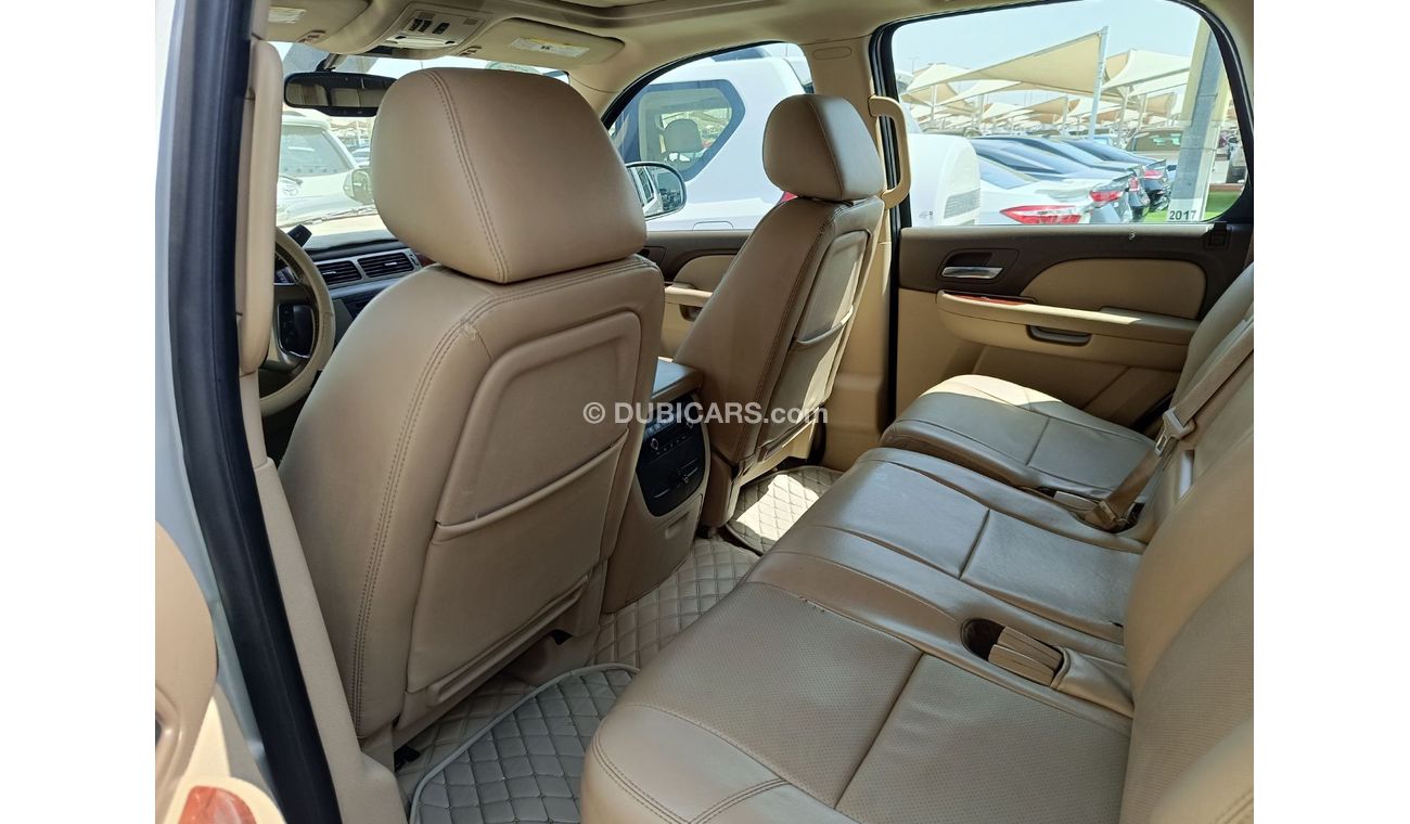 GMC Yukon car in excellent condition with no accidents