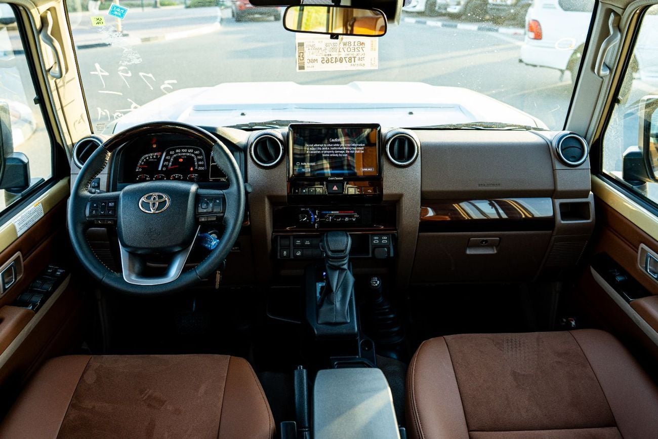 Toyota Land Cruiser Pick Up  Toyota LC79  4.0l Double Cabin