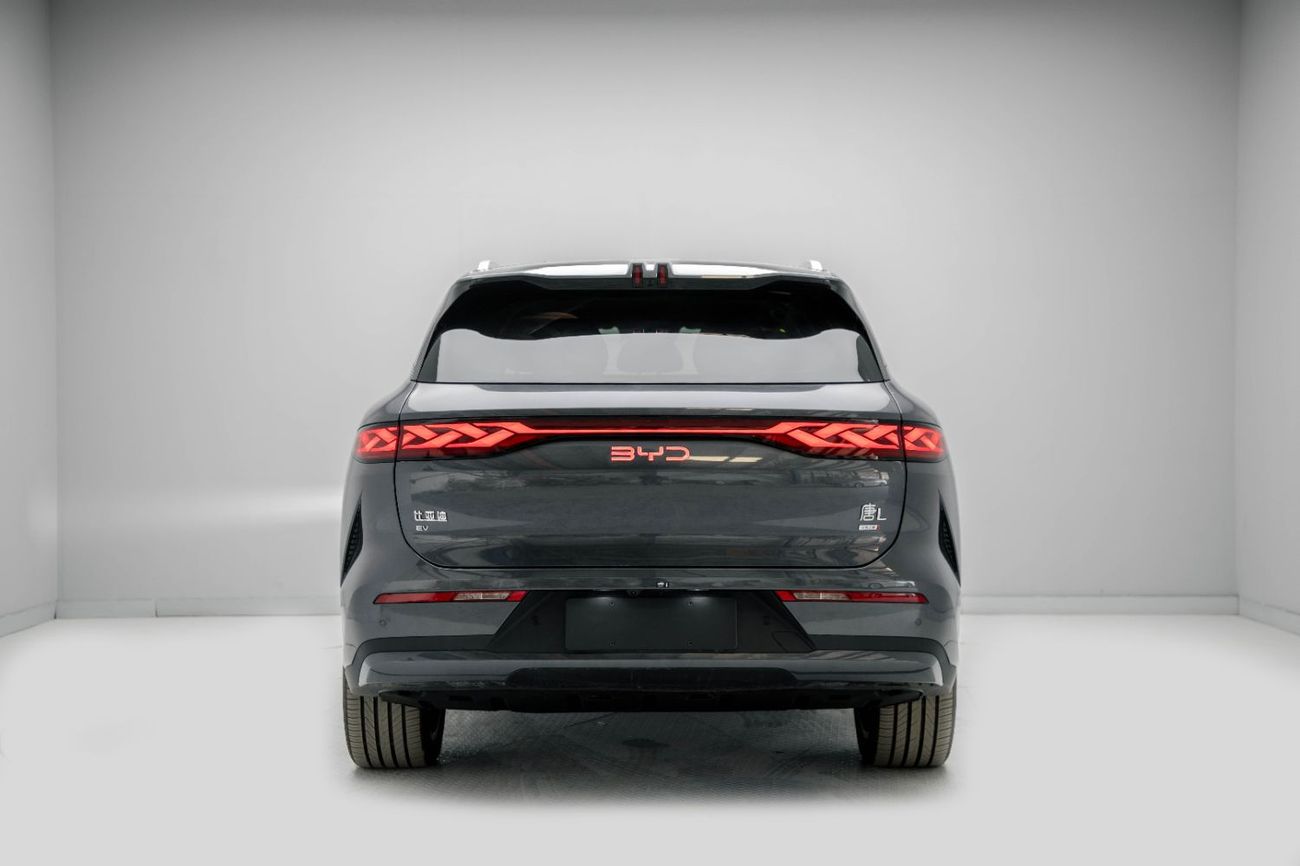 بي واي دي تانغ ل EV RWD