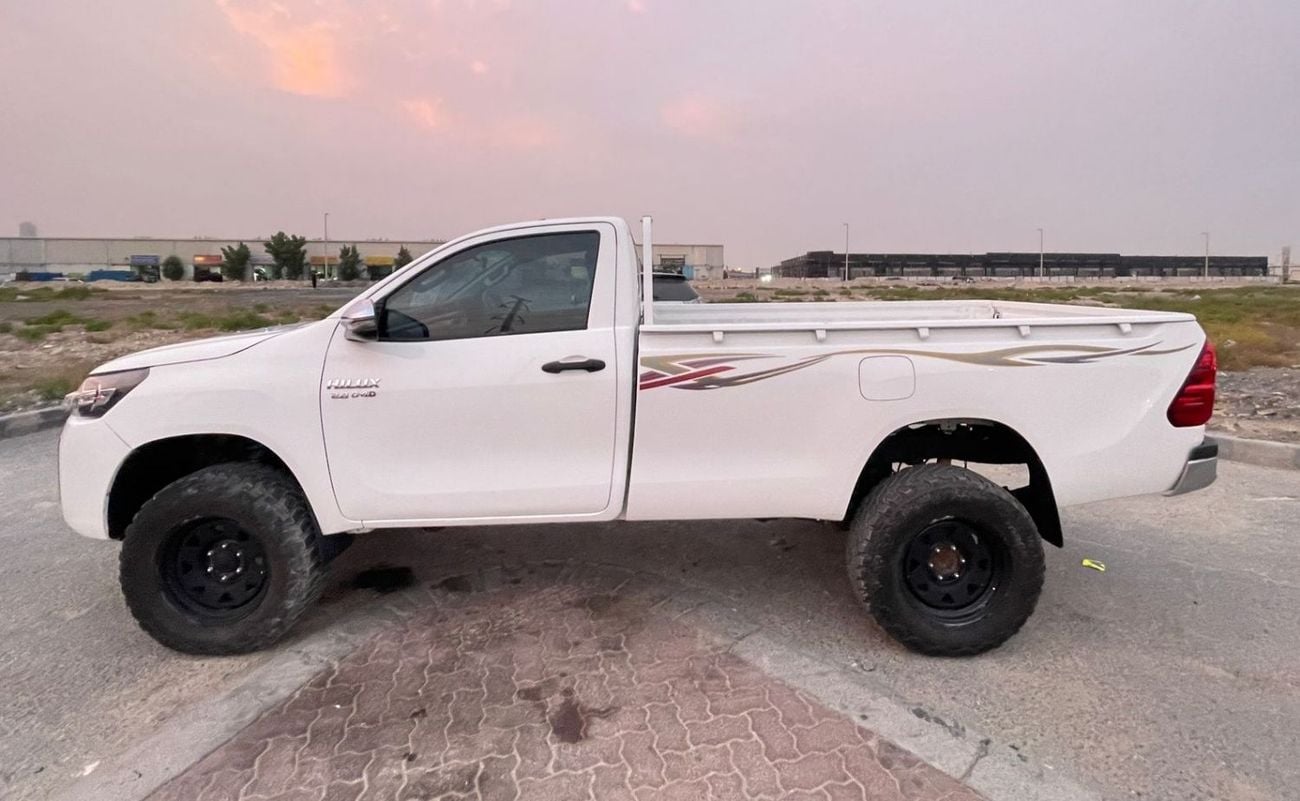 تويوتا هيلوكس DIESEL 2.8 LITER ,RIGHT HAND DRIVE ,MANUAL GEAR ,FOR EXPORT ONLY