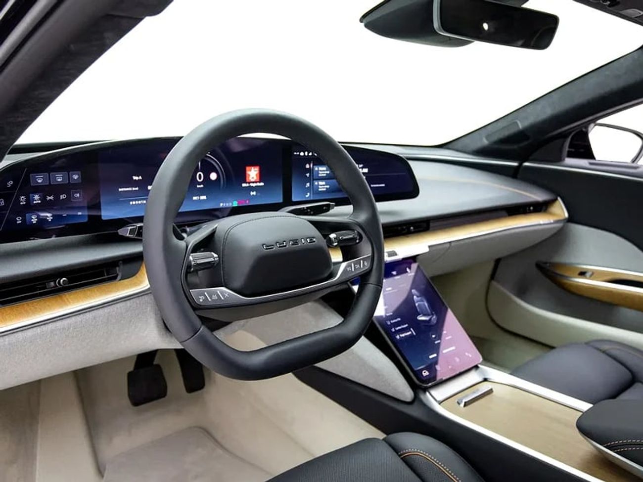 لوسيد اير Pure