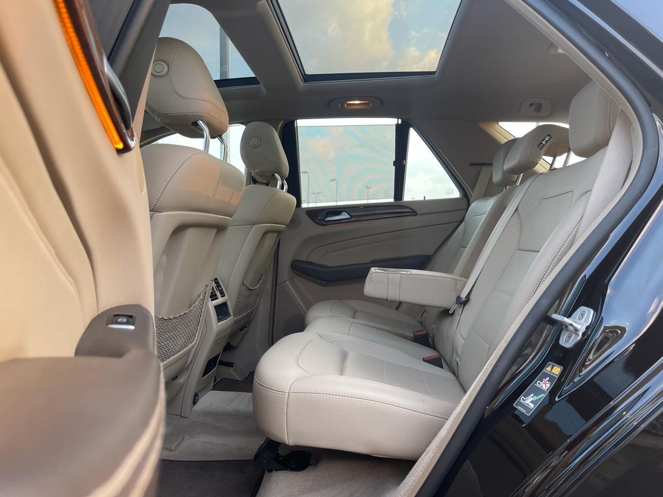 Mercedes-Benz ML 400 AMG Mercedes ML 400_Gcc_2015_Excellent_Condition _Full option