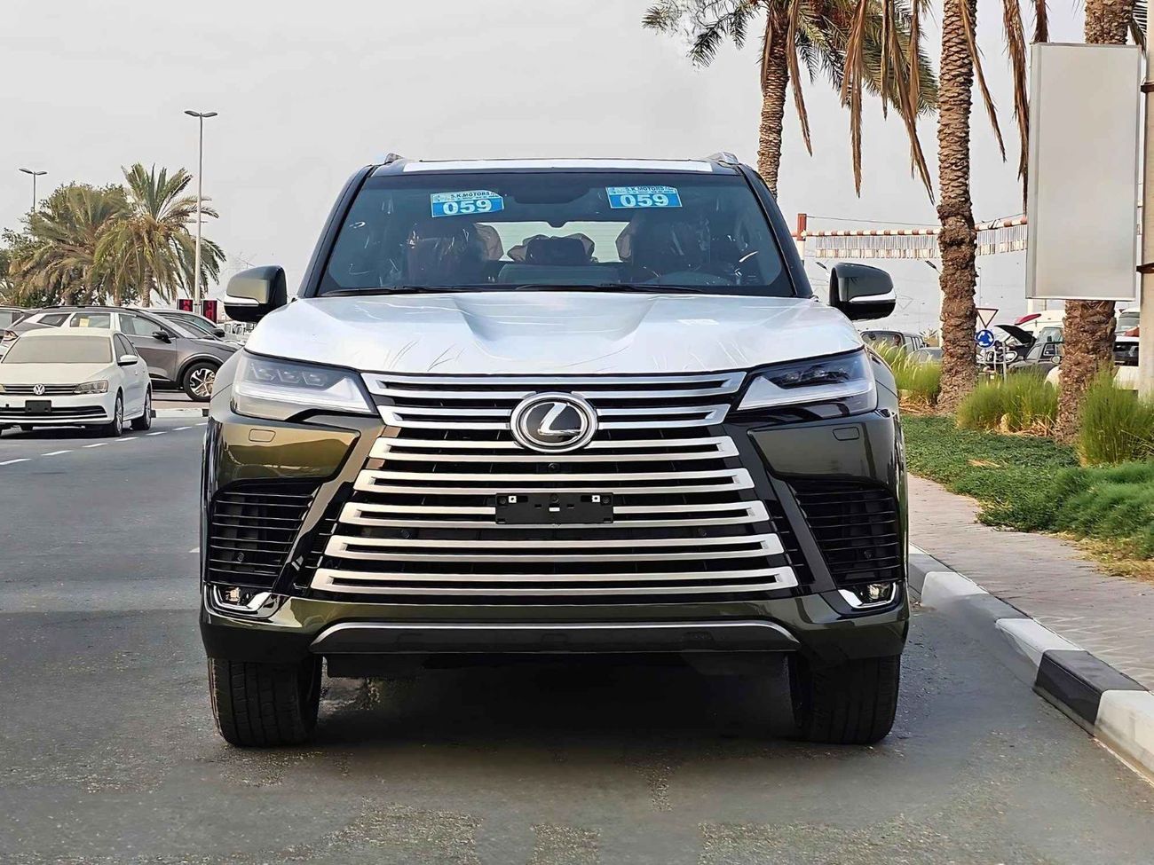 Lexus LX 600 URBAN / FULL OPTION / AT / 3.5L V6 / POWER SEATS & SUNROOF / CODE#LX6U