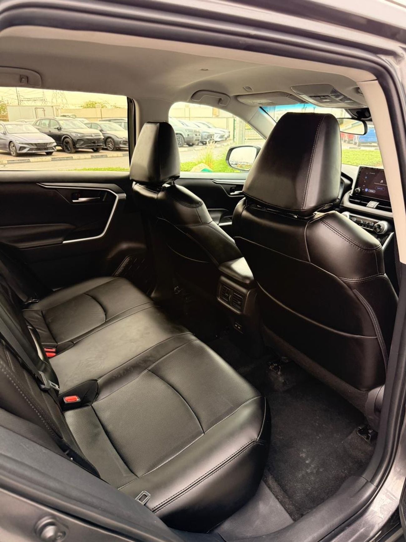 تويوتا راف ٤ XLE 2.5L push start 2024