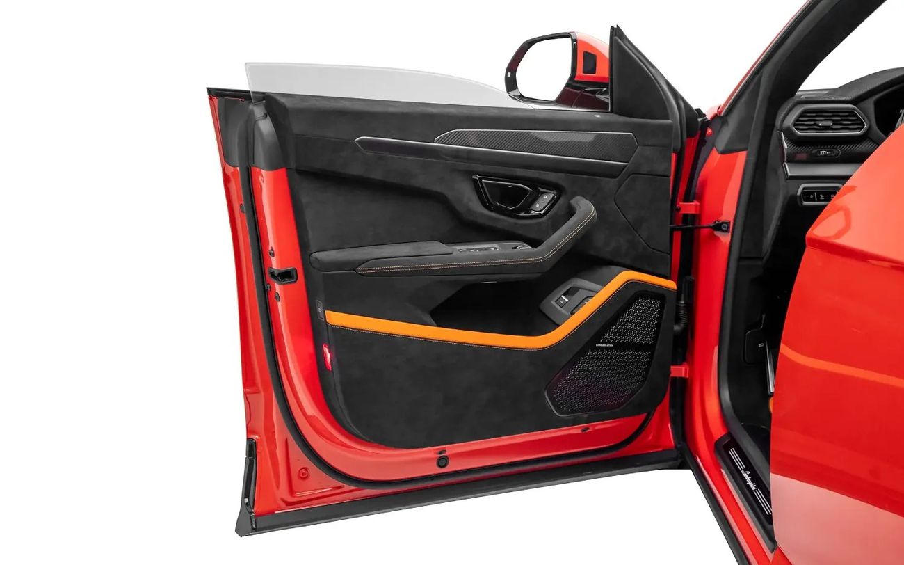 لامبورغيني اوروس 4.0T V8 Performante With Akrapovic Exhaust - Euro Spec