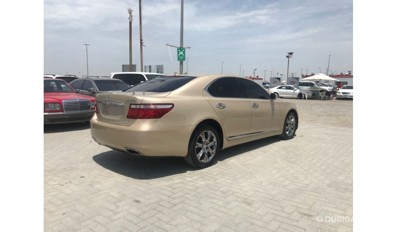 Lexus LS460 لكزس LS460 بحالة نظيفة نصف الترا 2007 وارد