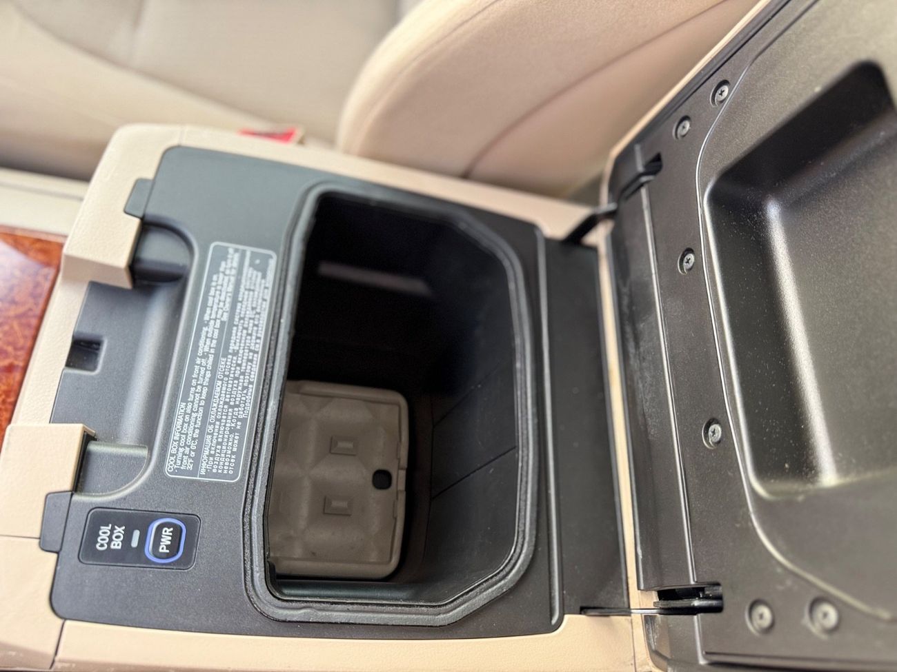 Toyota Land Cruiser Toyota landcuriser 2015 V6 GXR+ 4.0L full option original condition