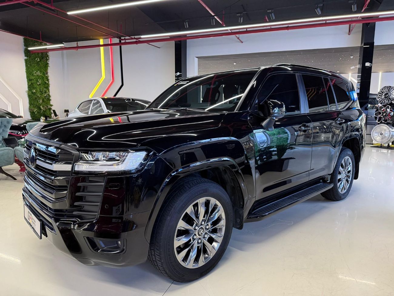 Toyota Land Cruiser VXR 4.0L 2023 Land Cruiser 4.0L VXR GCC-Al Futtaim Warranty - 13,000 KM Only