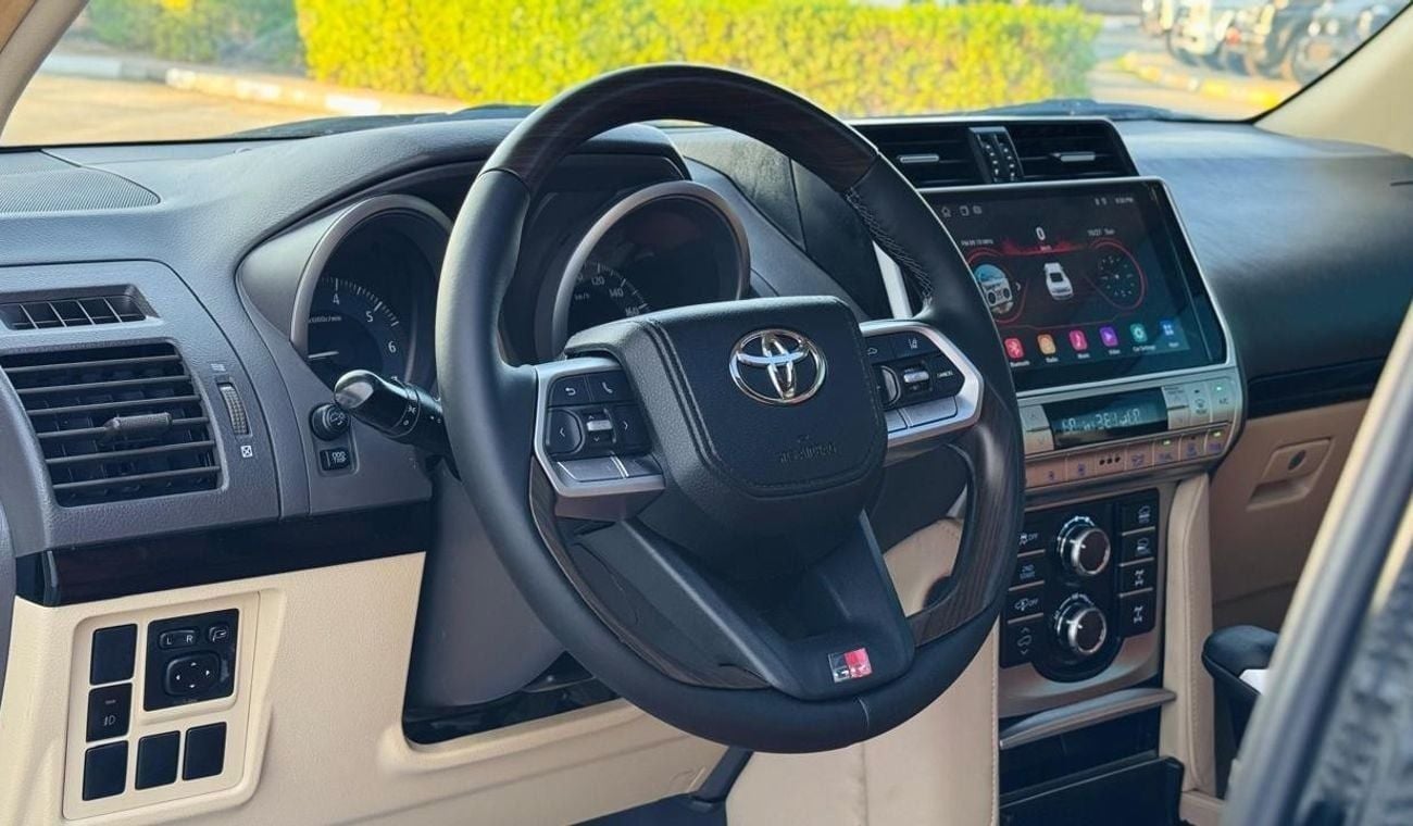 Toyota Prado 2017 VXR Full Option Sunroof | Cool Box | Electric Seats | Leather Seats Very Clean and Perfect Titl