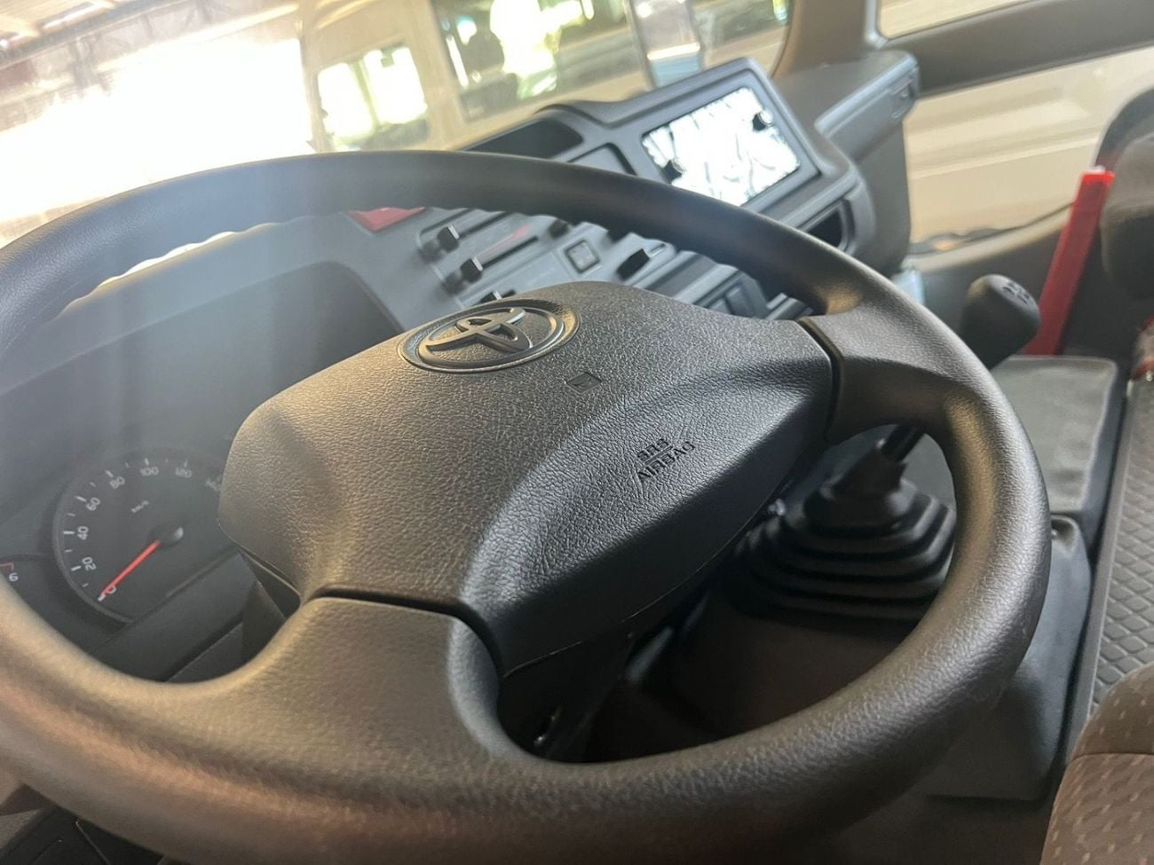 تويوتا كوستر COASTER BUS 23 SEATERS 2026