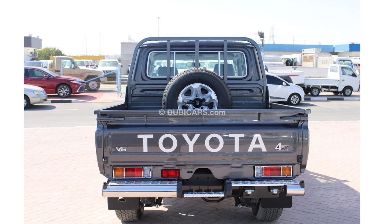 تويوتا لاند كروزر بيك آب 4.5L V8 Diesel Double Cab LX Manual