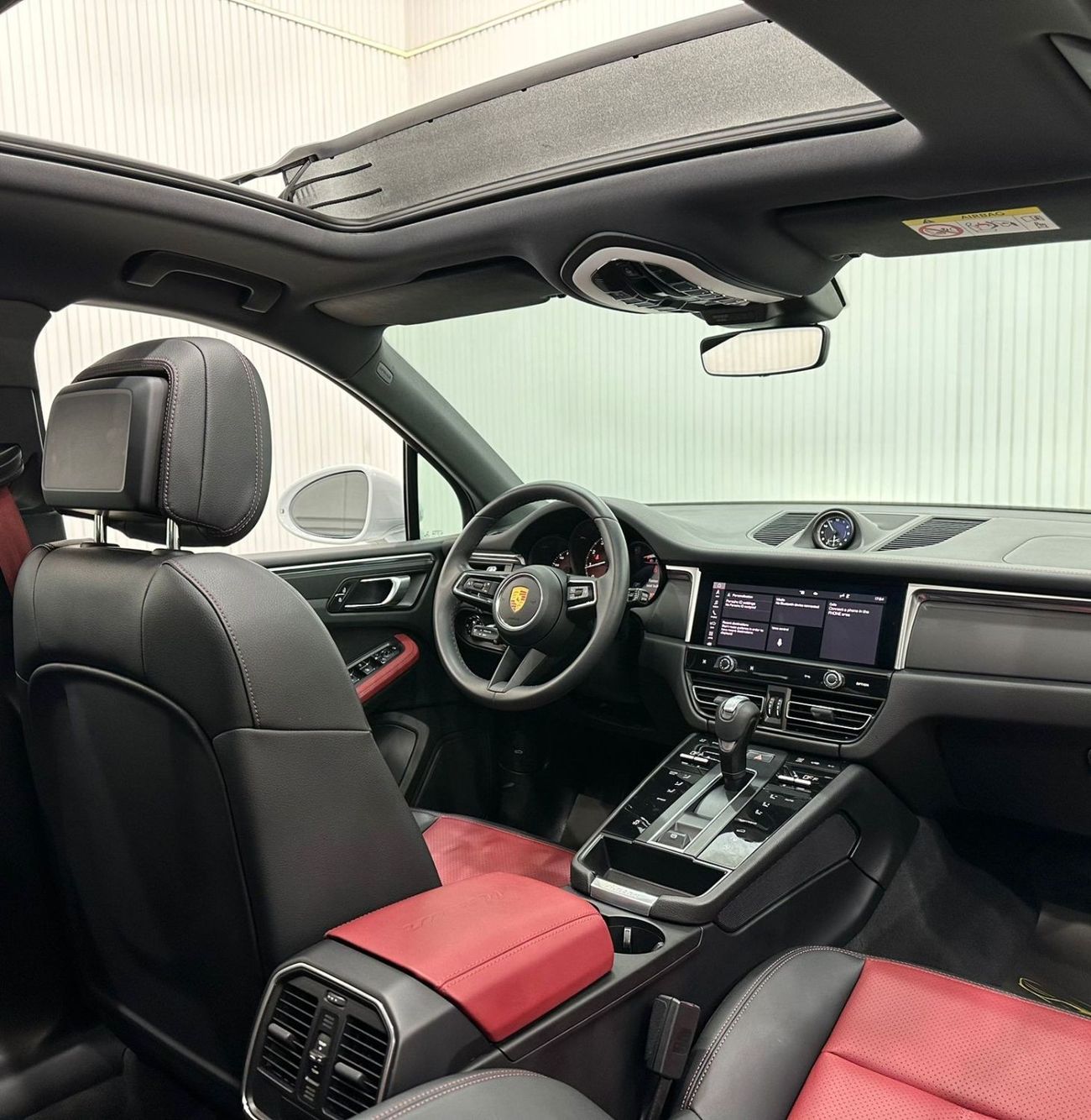 Porsche Macan Std 2022 Porsche Macan, August 2025 Porsche Warranty, Full Porsche Service History, Low Kms, GCC