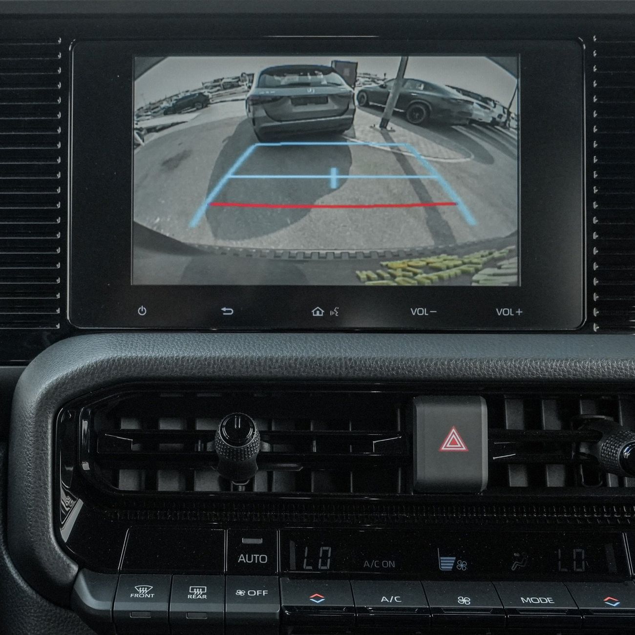 تويوتا برادو Prado 2.4 Petrol 2025