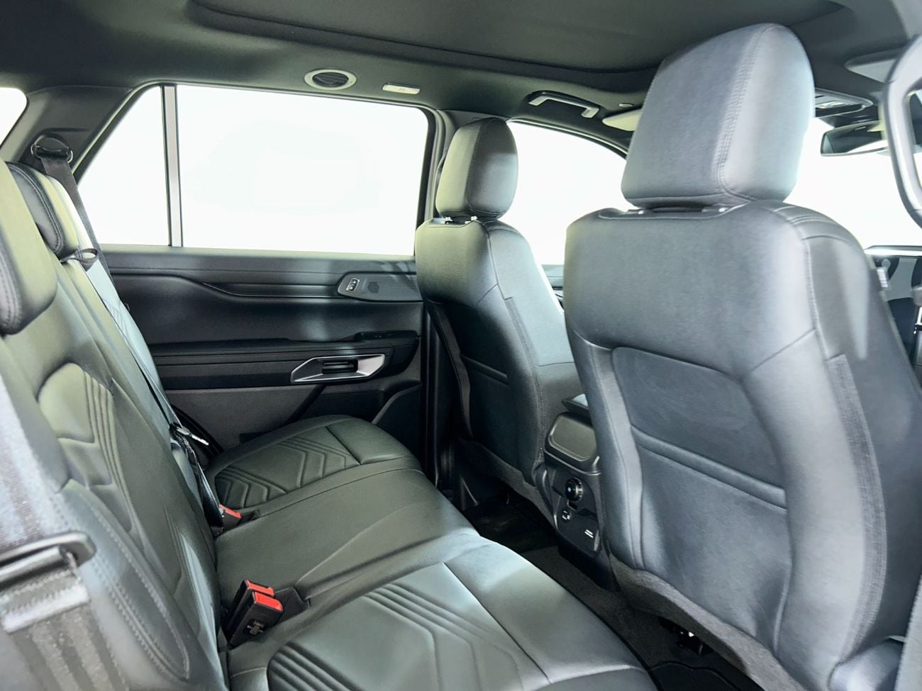 فورد ايفرست LIMITED / AL TAYER MOTORS AL QOUZ SHOWROOM