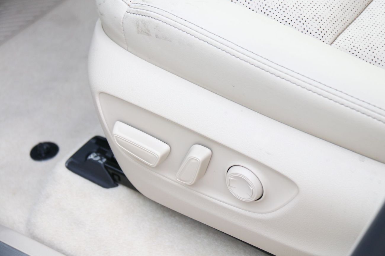 Toyota Land Cruiser Toyota Land Cruiser VX 4.0L | RADAR | WITH ACCESSORIES