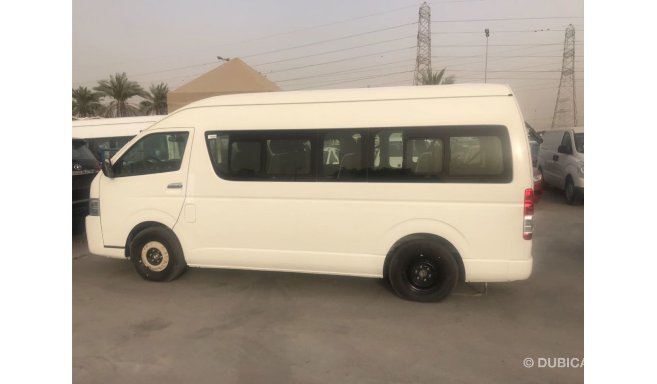 Toyota Hiace 13 seats