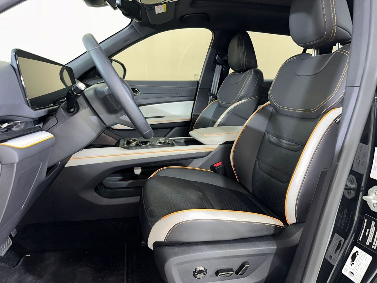 Ford Territory TITANIUM DARK EDITION TER4325 / AL TAYER MOTORS AL QOUZ SHOWROOM