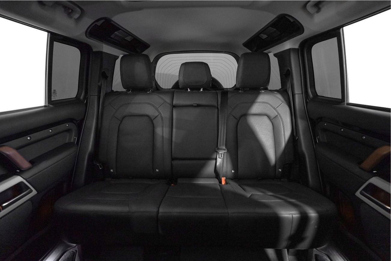 Land Rover Defender P400 110 HSE 3.0L (5 Seater)