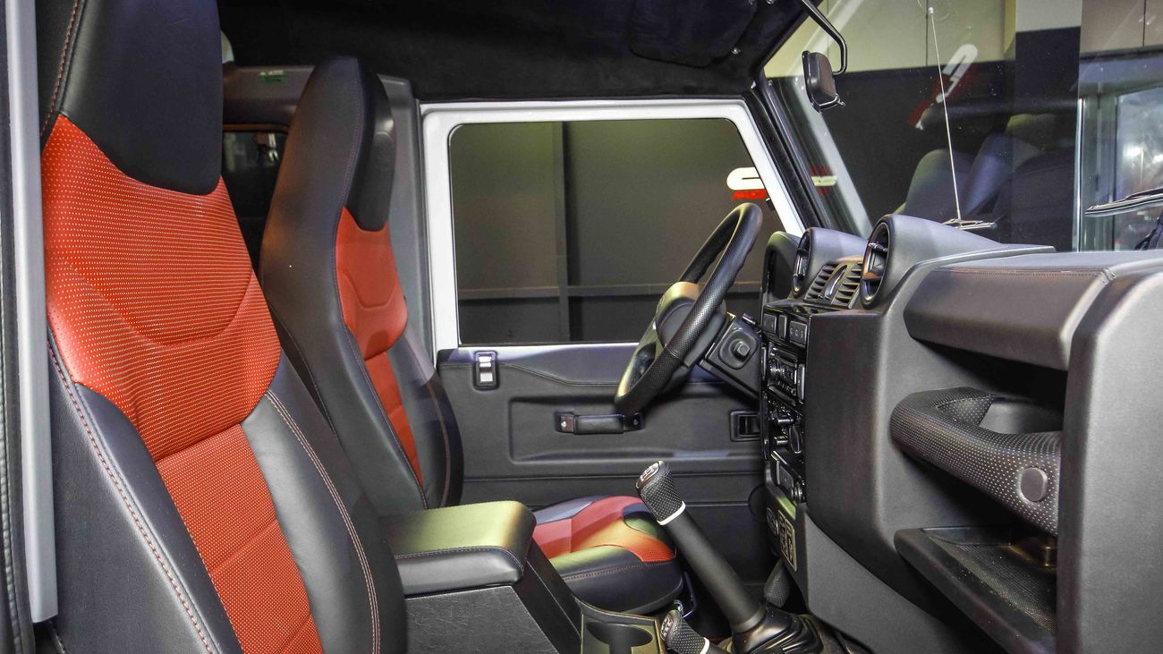 Land Rover Defender