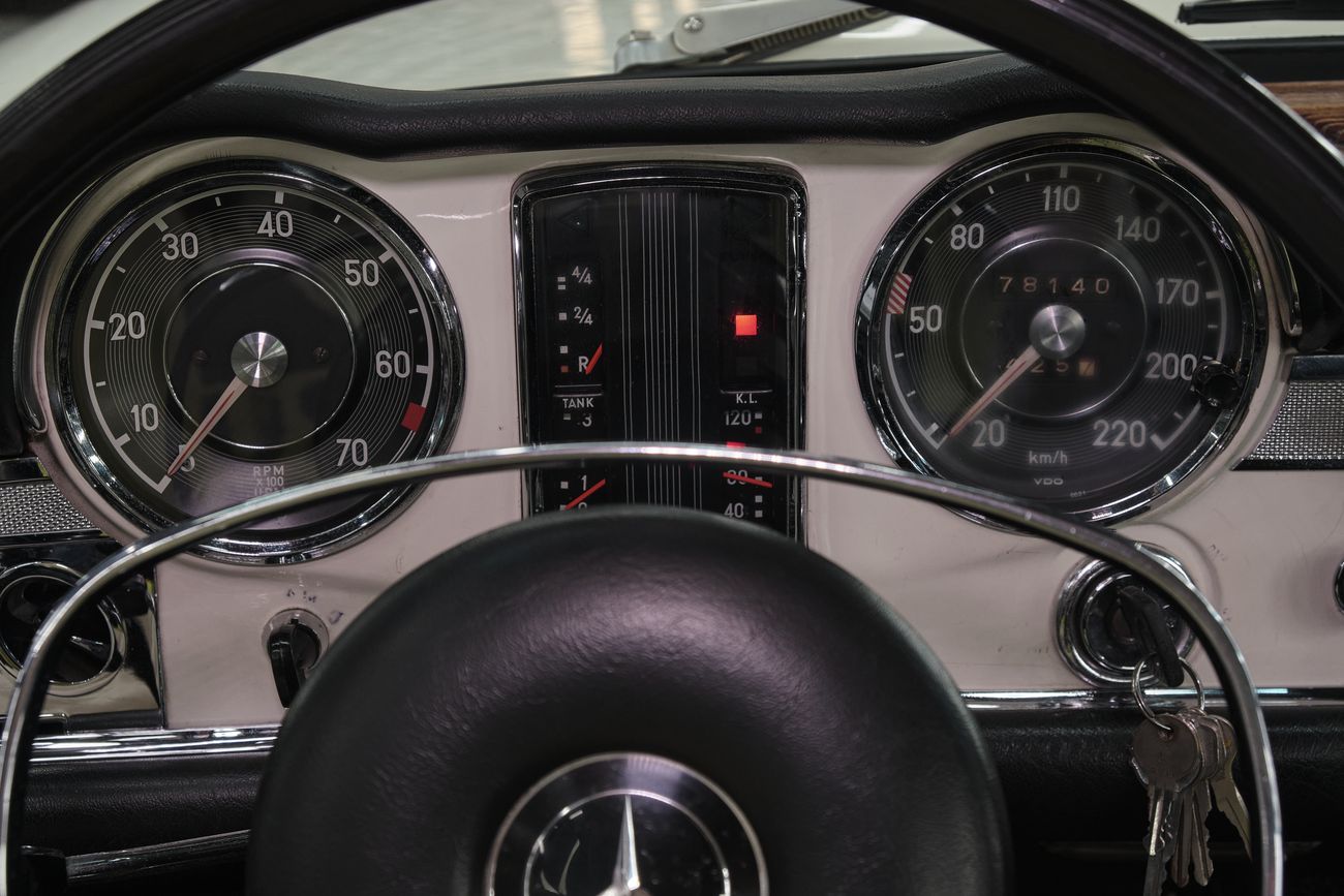 Mercedes-Benz 280 SL