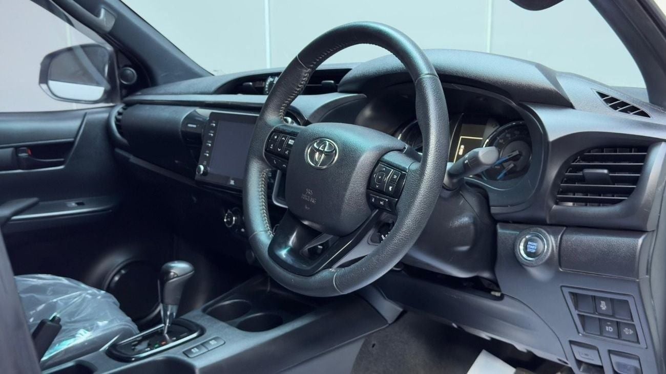 Toyota Hilux SGLX Toyota hilux 2021 RHD 2.8 diesel full options SR5