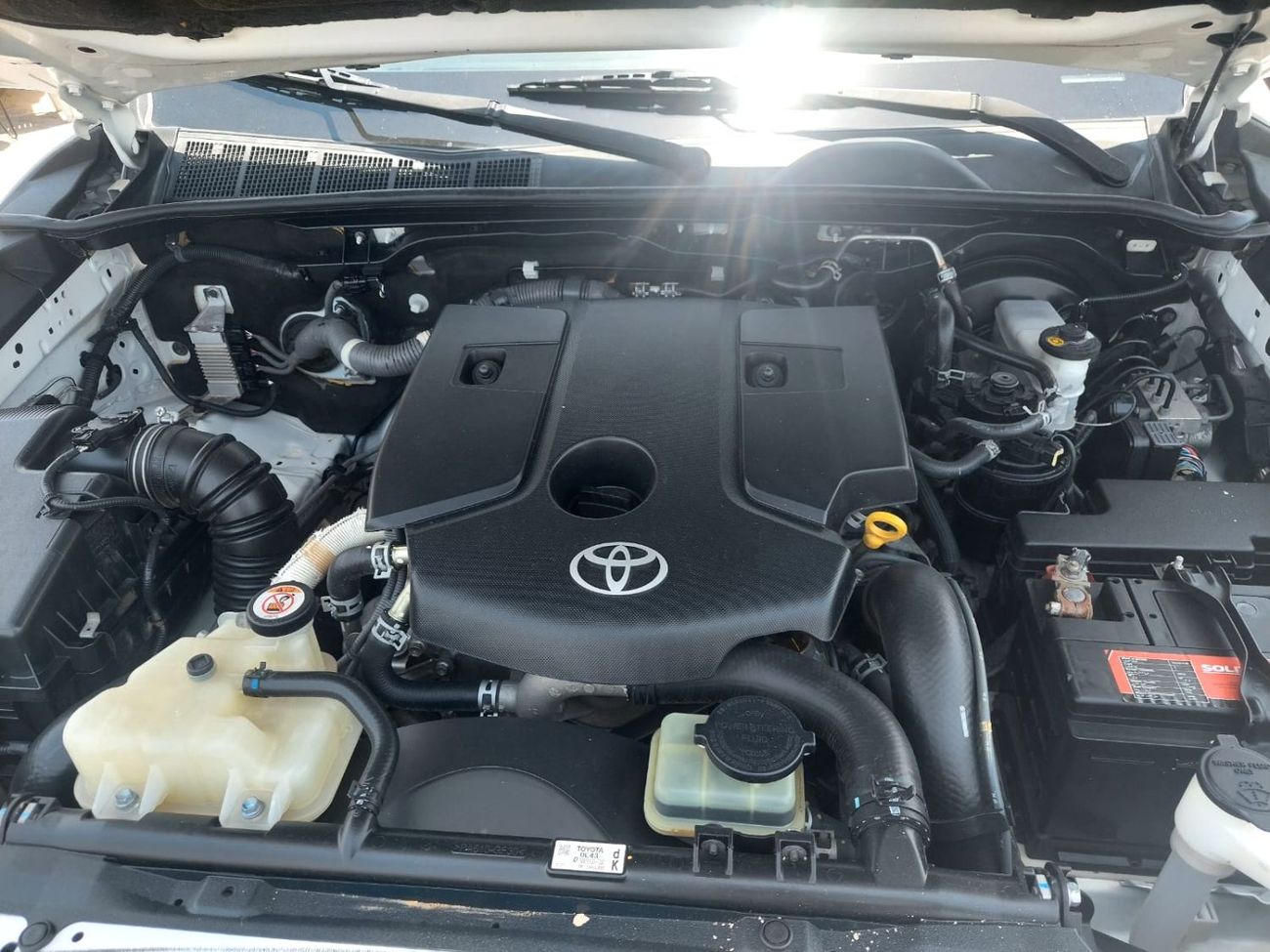 Toyota Hilux DC 4WD 2.4L DIESEL MANUAL TRANSMISSION