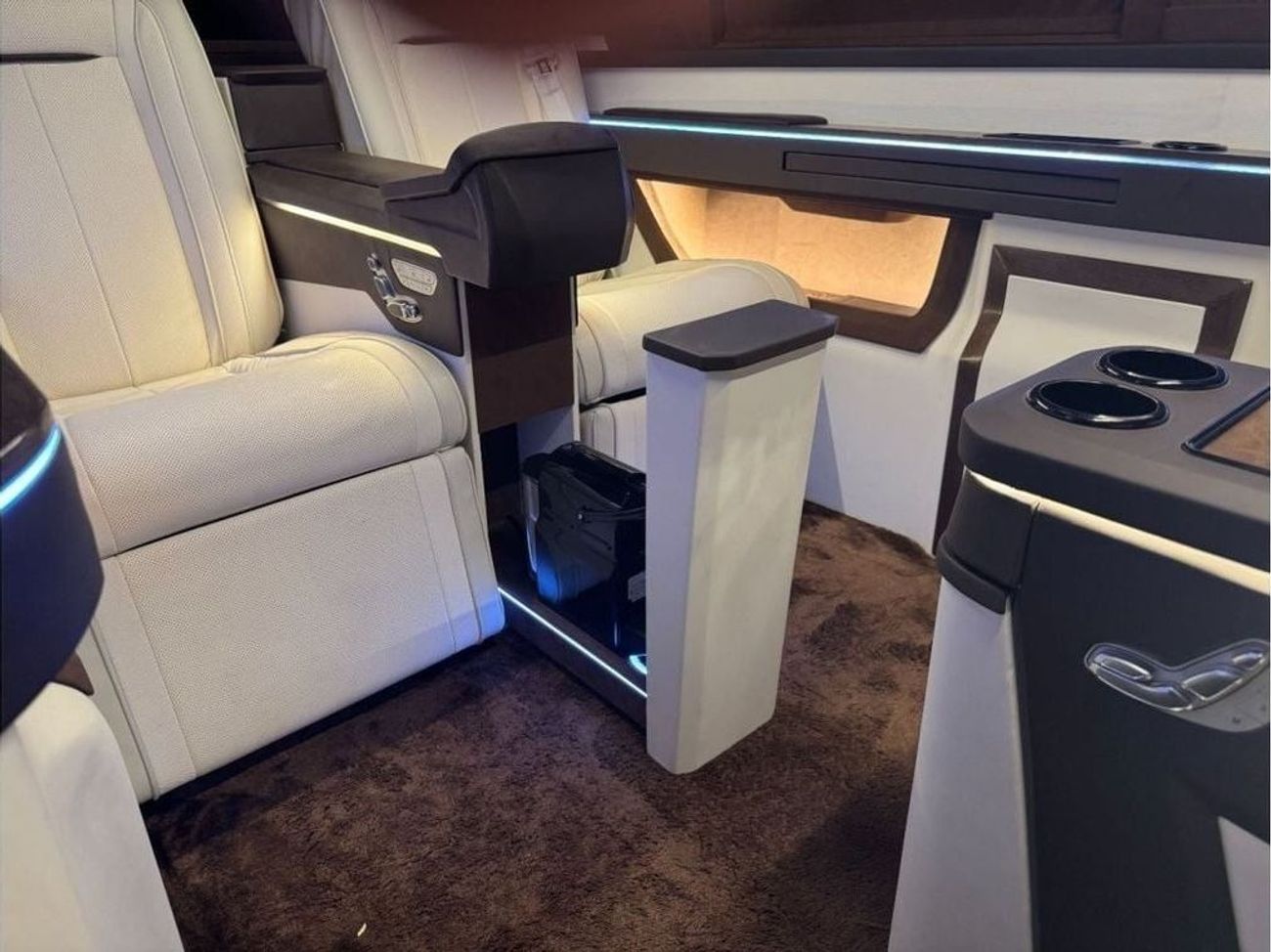 Mercedes Maybach V250 Maybach V250 GCC with Full VIP Upgrade and Maybach Exterior Kit AVAILABLE IN RIGHT OR LEFT HAND DRIVE