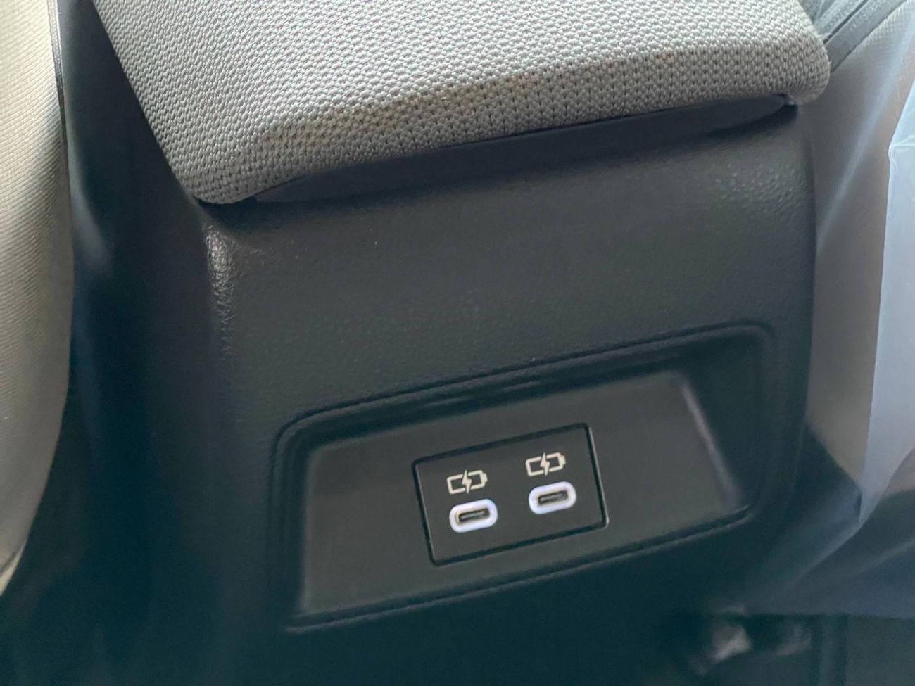 Toyota Corolla SE 2.0L LE / 2.0L V4 / LOW MILAGE / RADAR / ROAD ASSIST / BLIND SPOT / IN PERFECT CONDITION