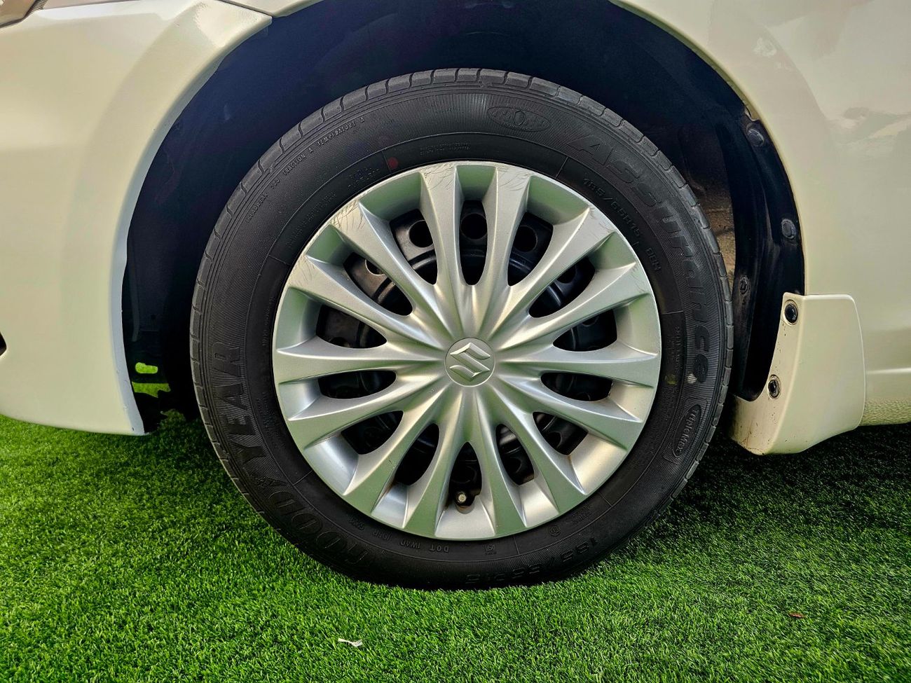 سوزوكي سياز CIAZ GLX/ 1.5L GCC/ LOW MILEAGE/ 2 KEYS/ IMMACULATE CONDIITON