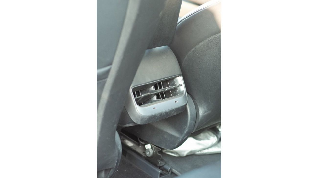 Tesla Model 3 usa All Wheel Drive