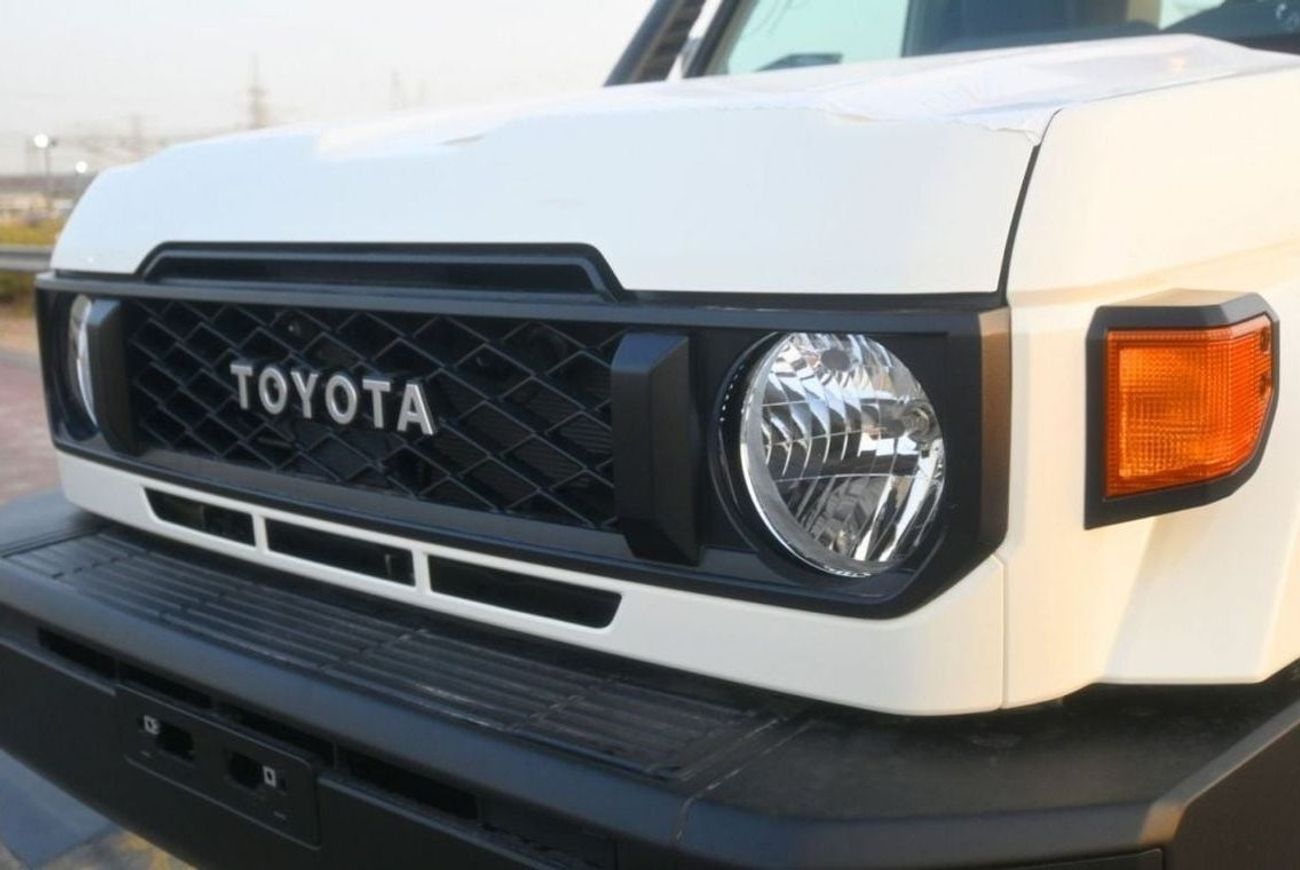 تويوتا لاند كروزر بيك آب Toyota Land Cruiser Pick Up 2024Toyota LC 79 Single Cabin Pick Up 4.2L Diesel, Manual, White