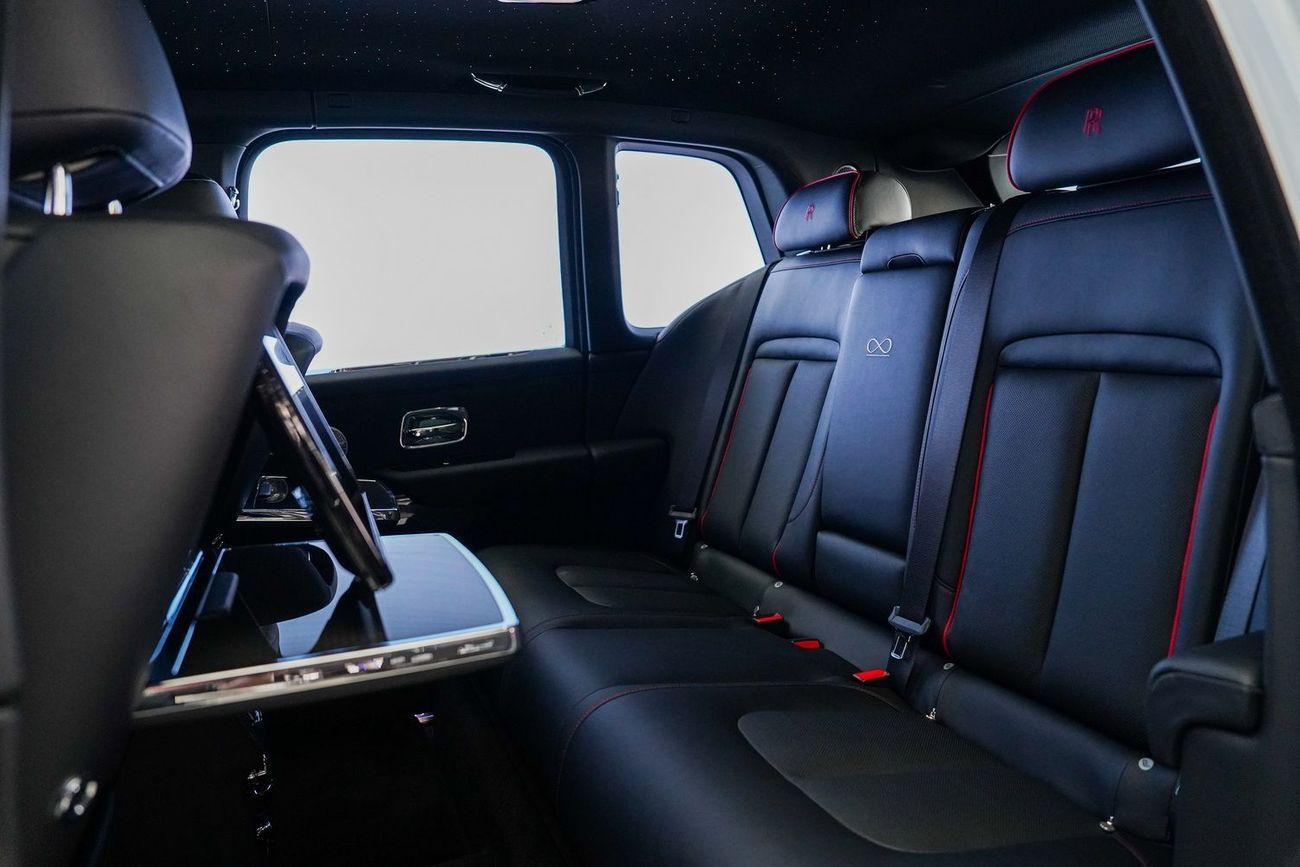 رولز رويس كولينان BLACK BADGE