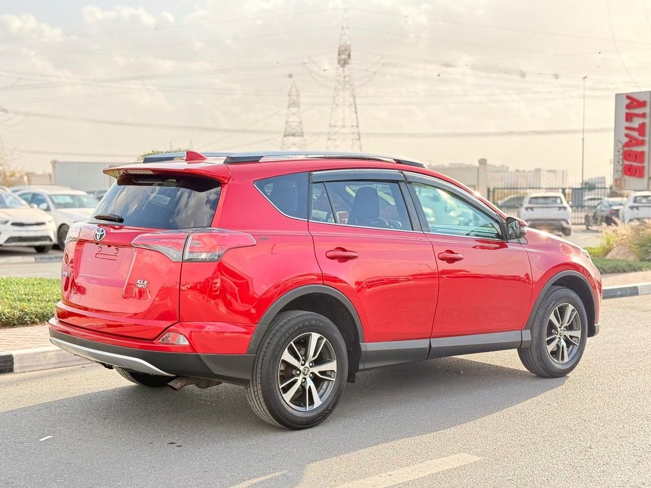 تويوتا راف ٤ XLE 2.5L AWD Full option sunroof, push start