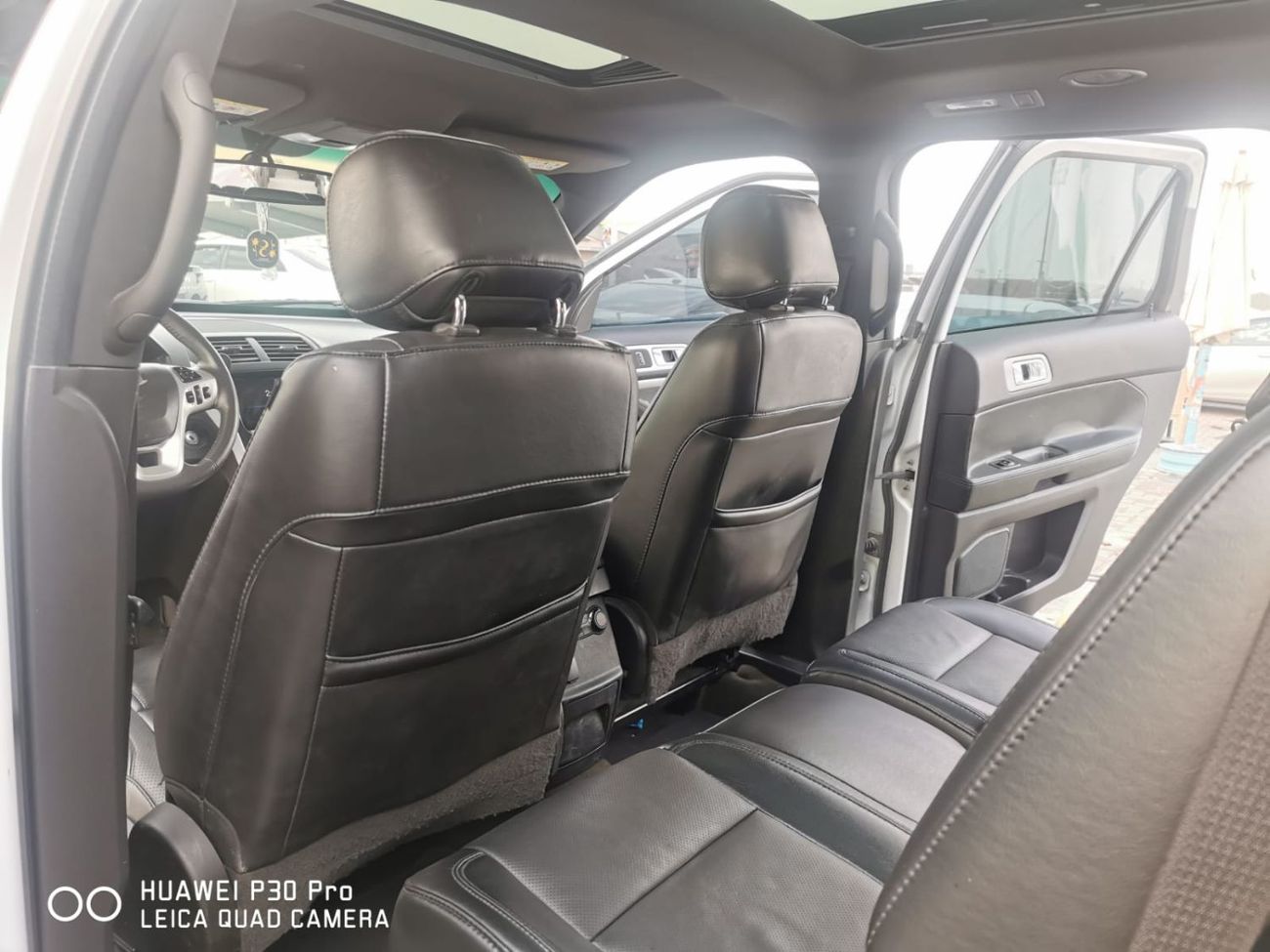 Ford Explorer Std 3.5L 4WD full option, panoramic