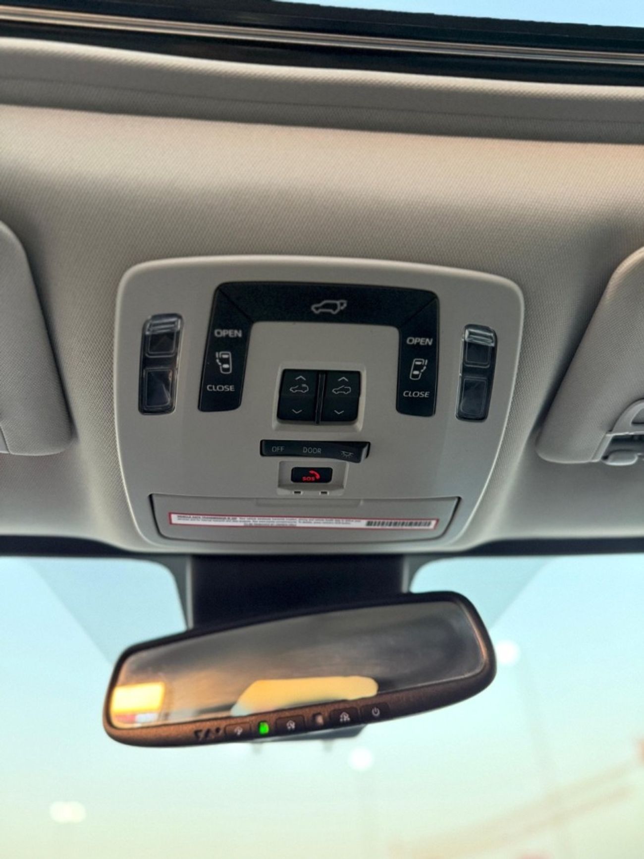 Toyota Sienna XLE Hybrid 2.5