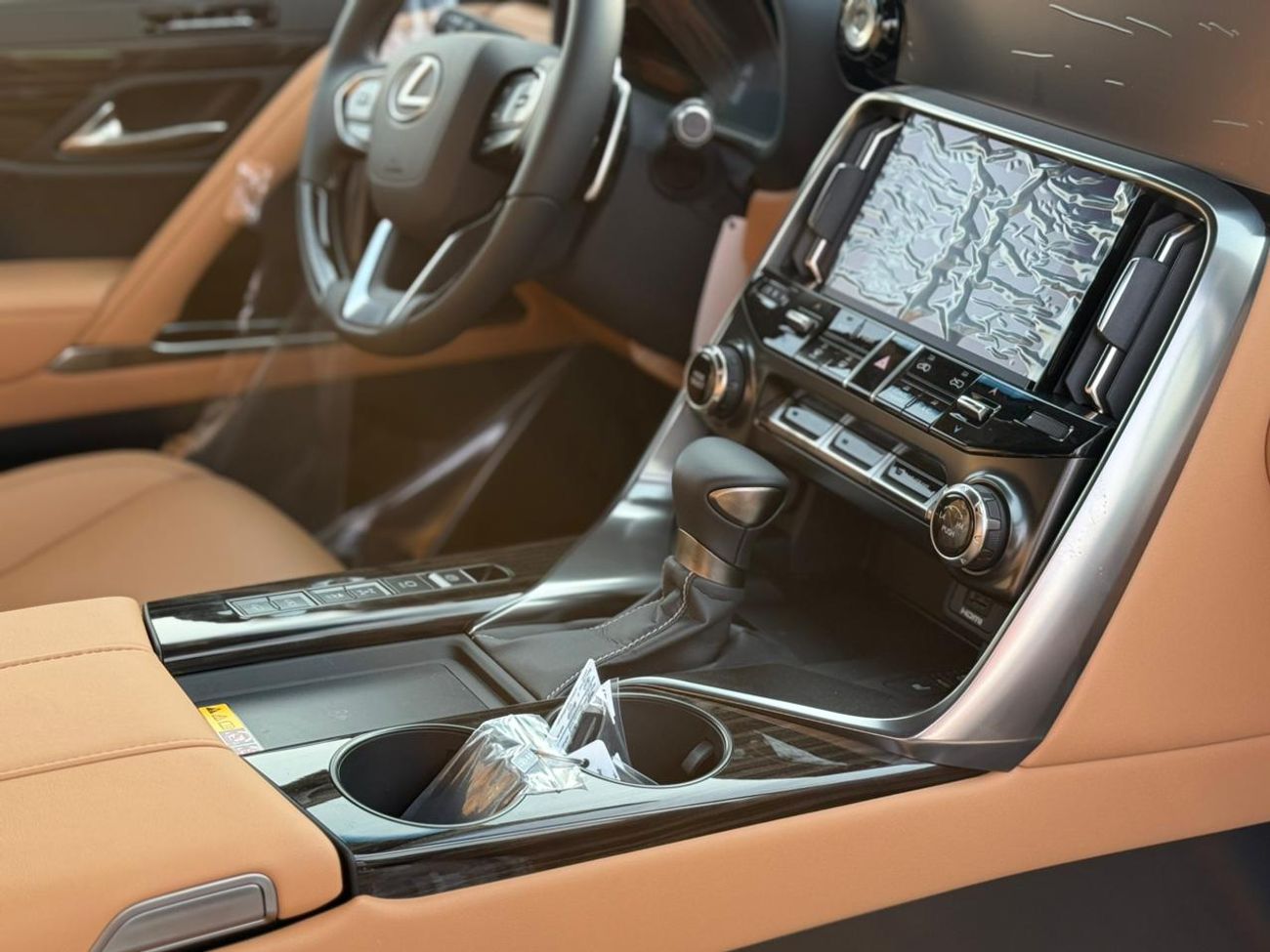 لكزس LX 700h Signature