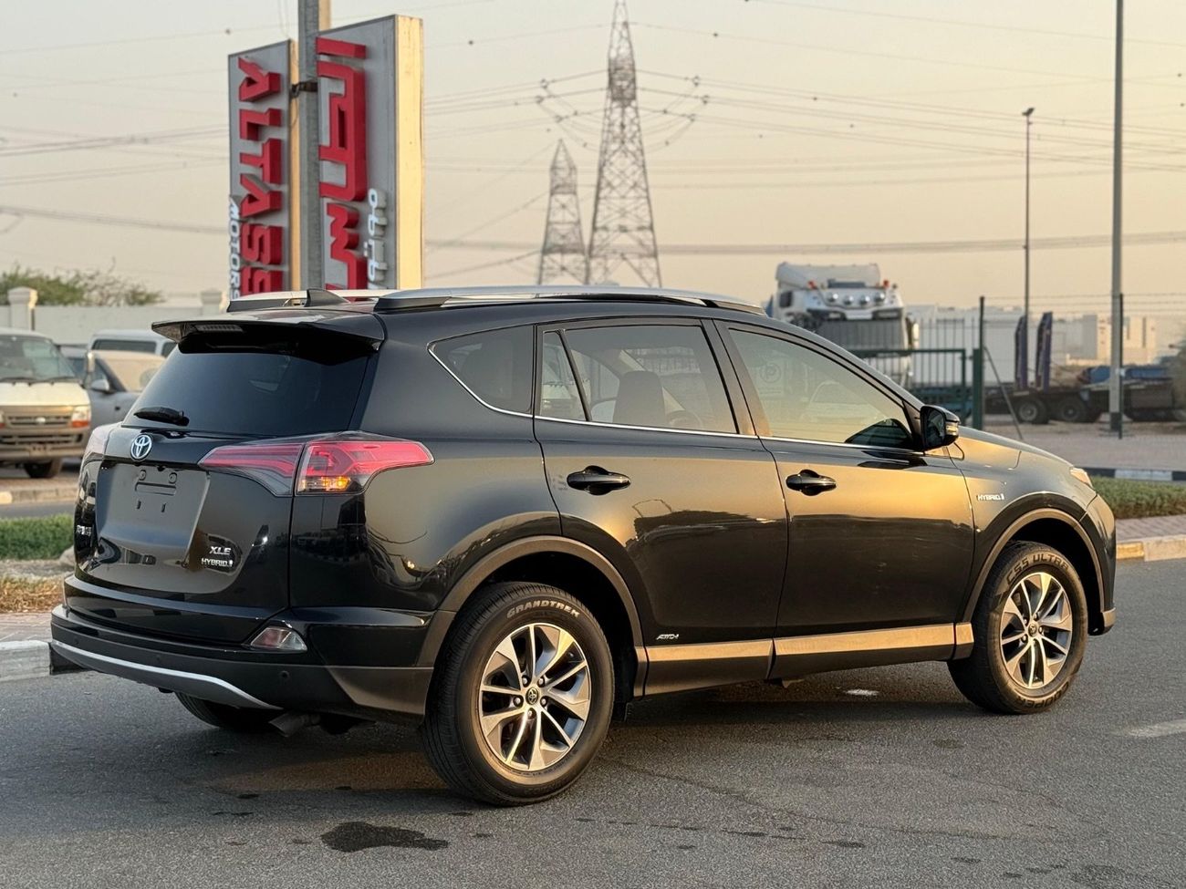 تويوتا راف ٤ XLE 2.5L